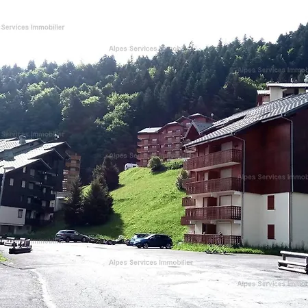 Au Pied Des Pistes Avec Parking à - Fr-1-573-110